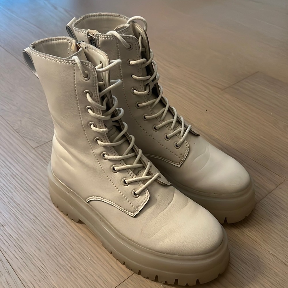 Cream leather Stradivarius ankle platform boots